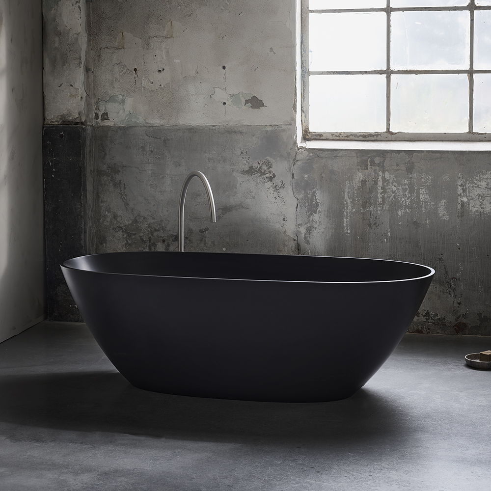 Muse bath in Deep Black Palette color