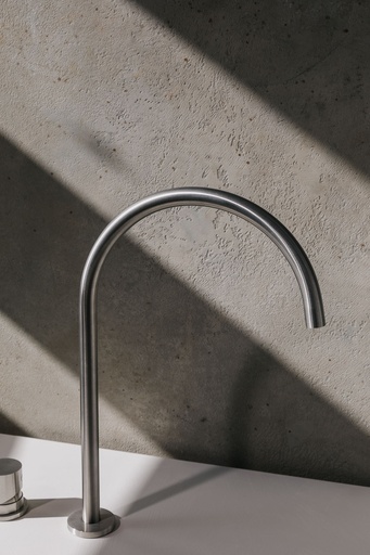 [LF241-SA] Leaf deck mounted rounded spout 